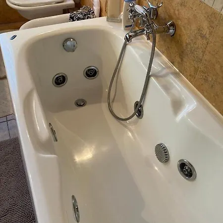 Il Casolare Di Bonci Bed & Breakfast 4*